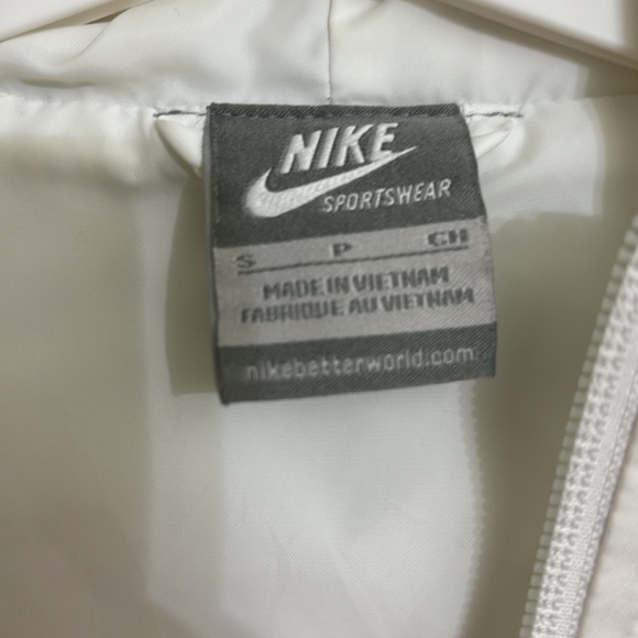 Nike kids small windbreaker jacket /fits like a kids XL - Picture 3 of 4